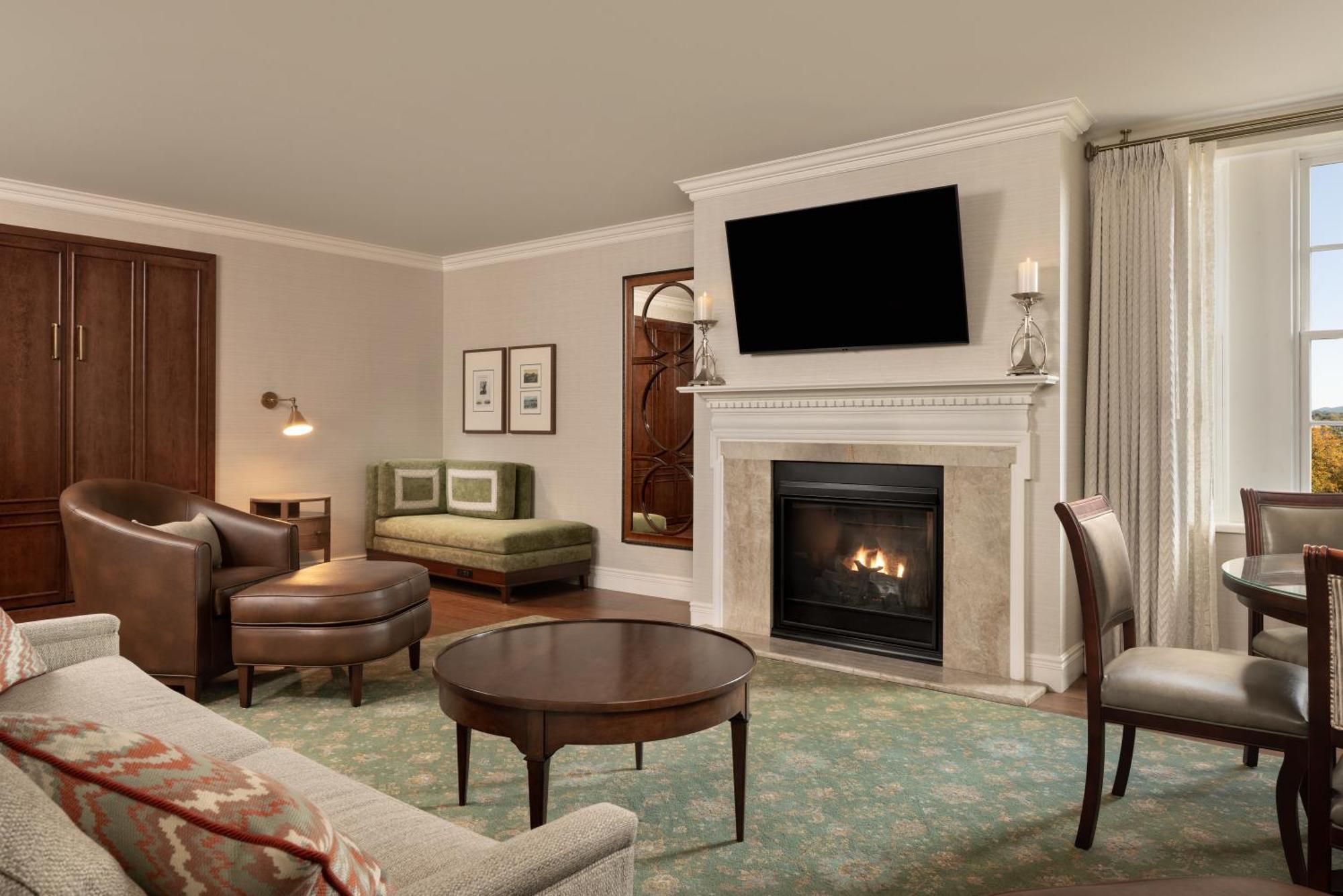 Hotel Roanoke & Conference Center, Curio Collection By Hilton Buitenkant foto